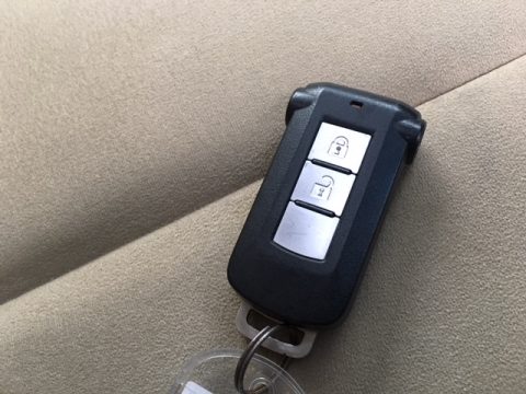 デリカD5　H19年　Gパワーパッケージ　スマートキー
